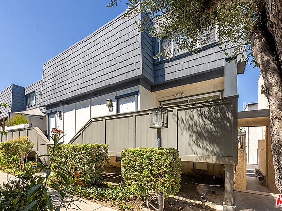 5th image of 18550 Hatteras St Unit 41
