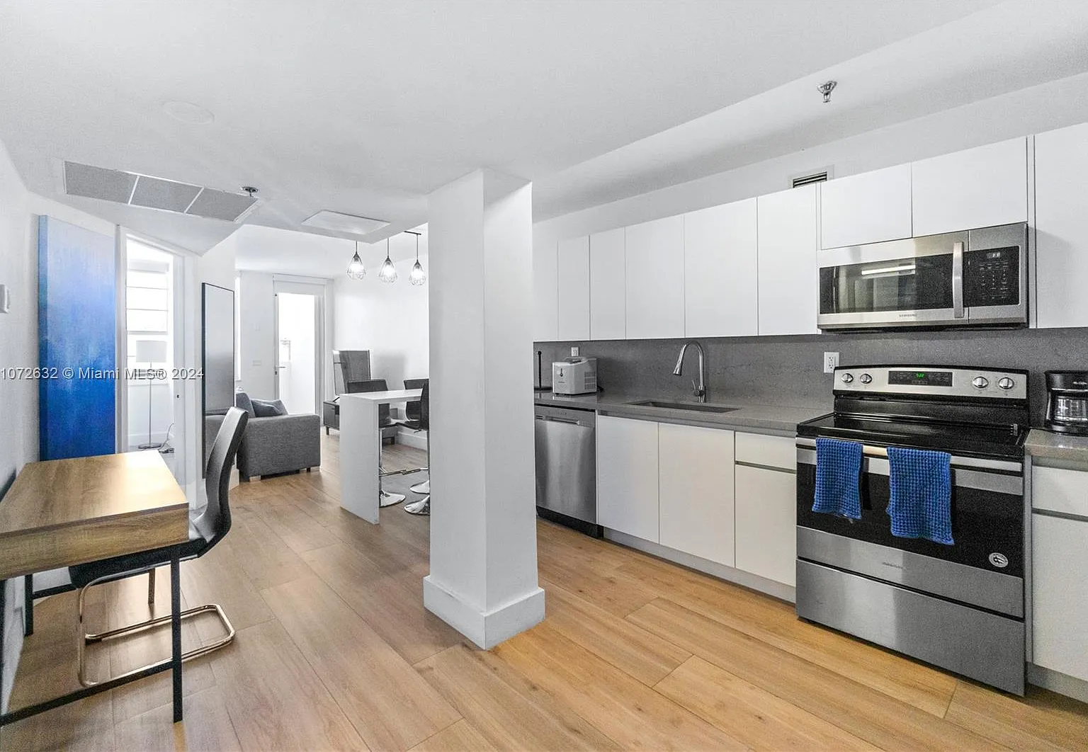 The Decoplage Condo — Photo 4