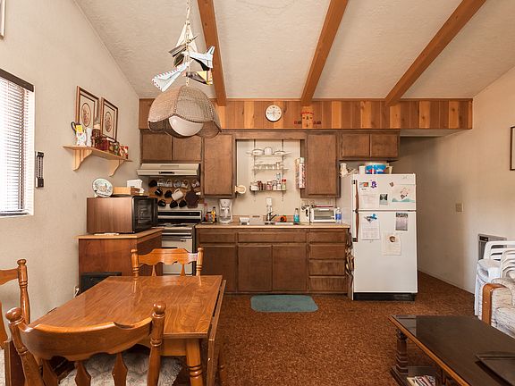 4th image of 585 Wabash Ln