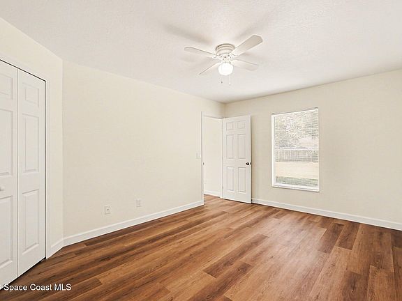 5th image of 1446 Martinez St SE