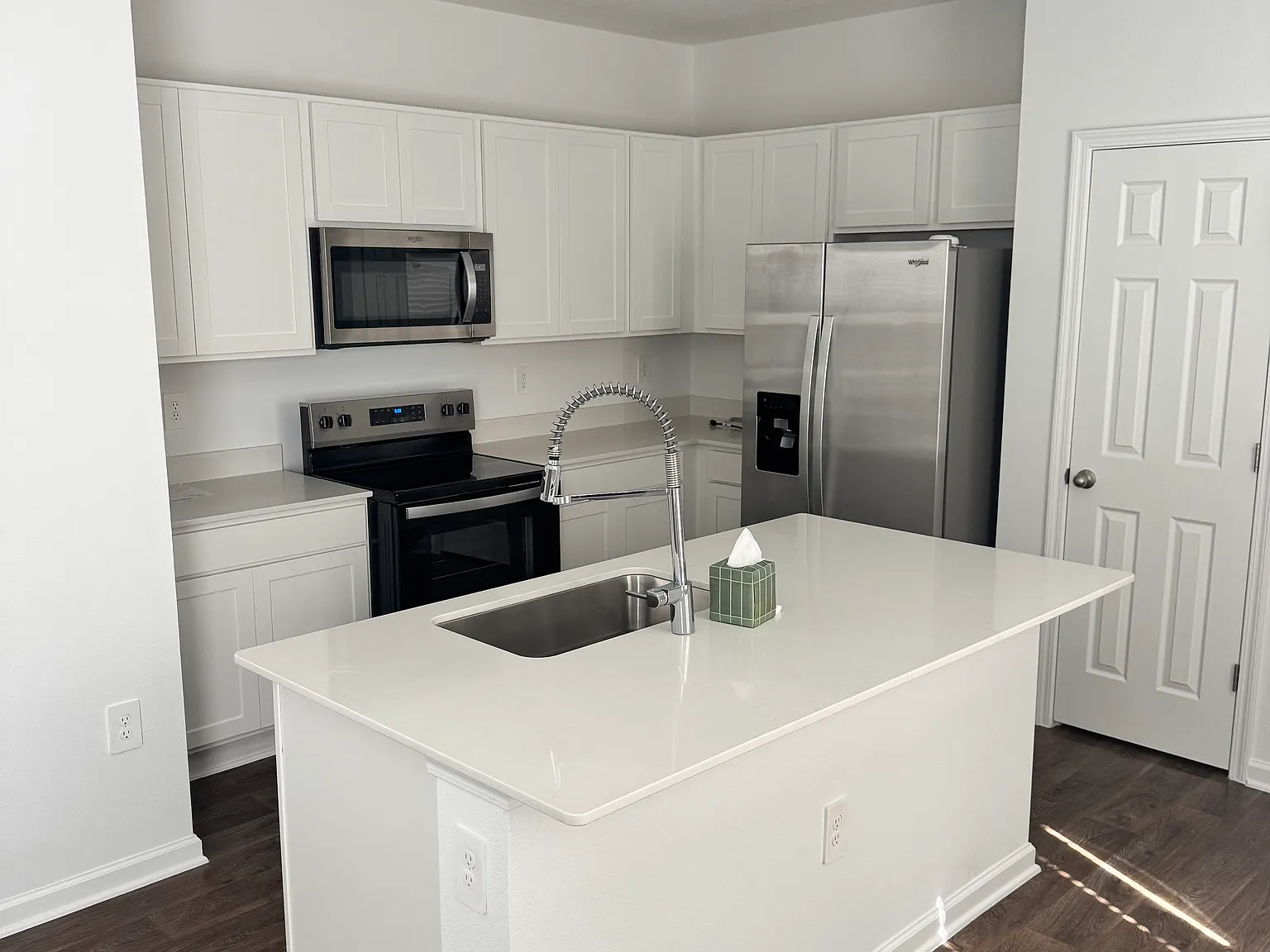 3 bed, 1395 sqft, $1,750 — Photo 2
