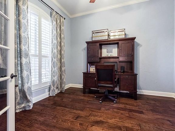 3rd image of 9620 Plains Cir
