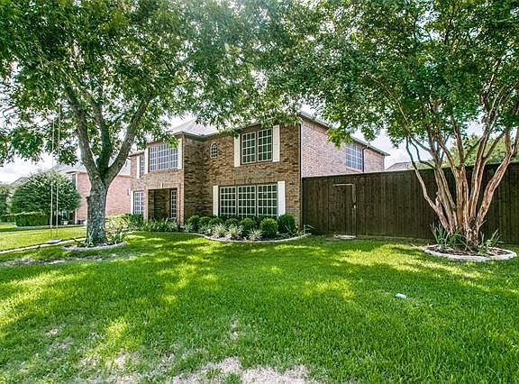 3rd image of 715 Shannon Ln