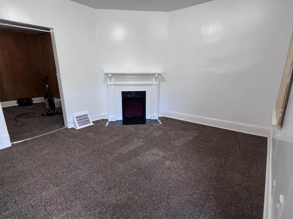 3605 E 76th St, Cleveland, OH 44105