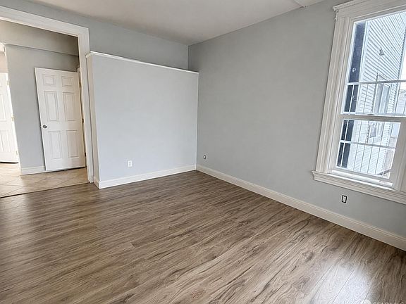 3rd image of 2206 23rd Ave