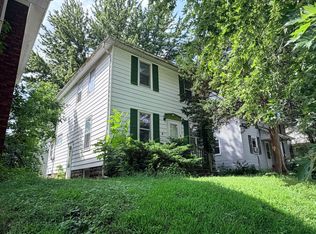 1227 4th St, Moline, IL 61265