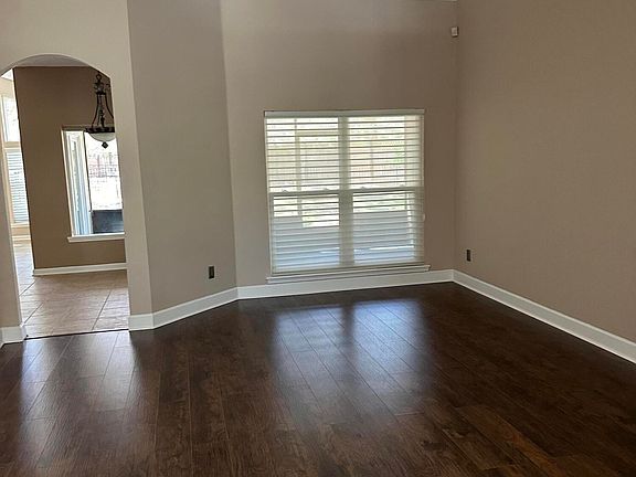 5th image of 3817 Paddington Pl