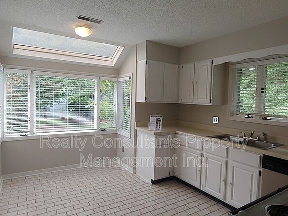 3rd image of 306 F N Lindell Rd