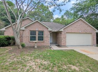 3815 Maple Dr, Conroe, TX 77302