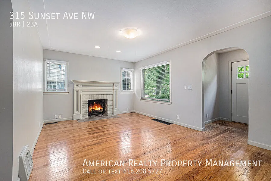 5 bed, 1500 sqft, $3,100 — Photo 2