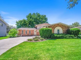 521 Ca Crest Dr, Shorewood, IL