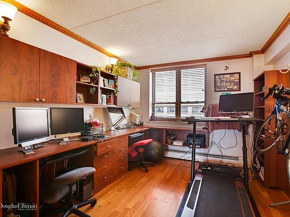 5th image of 220 Manhattan Ave APT 8N