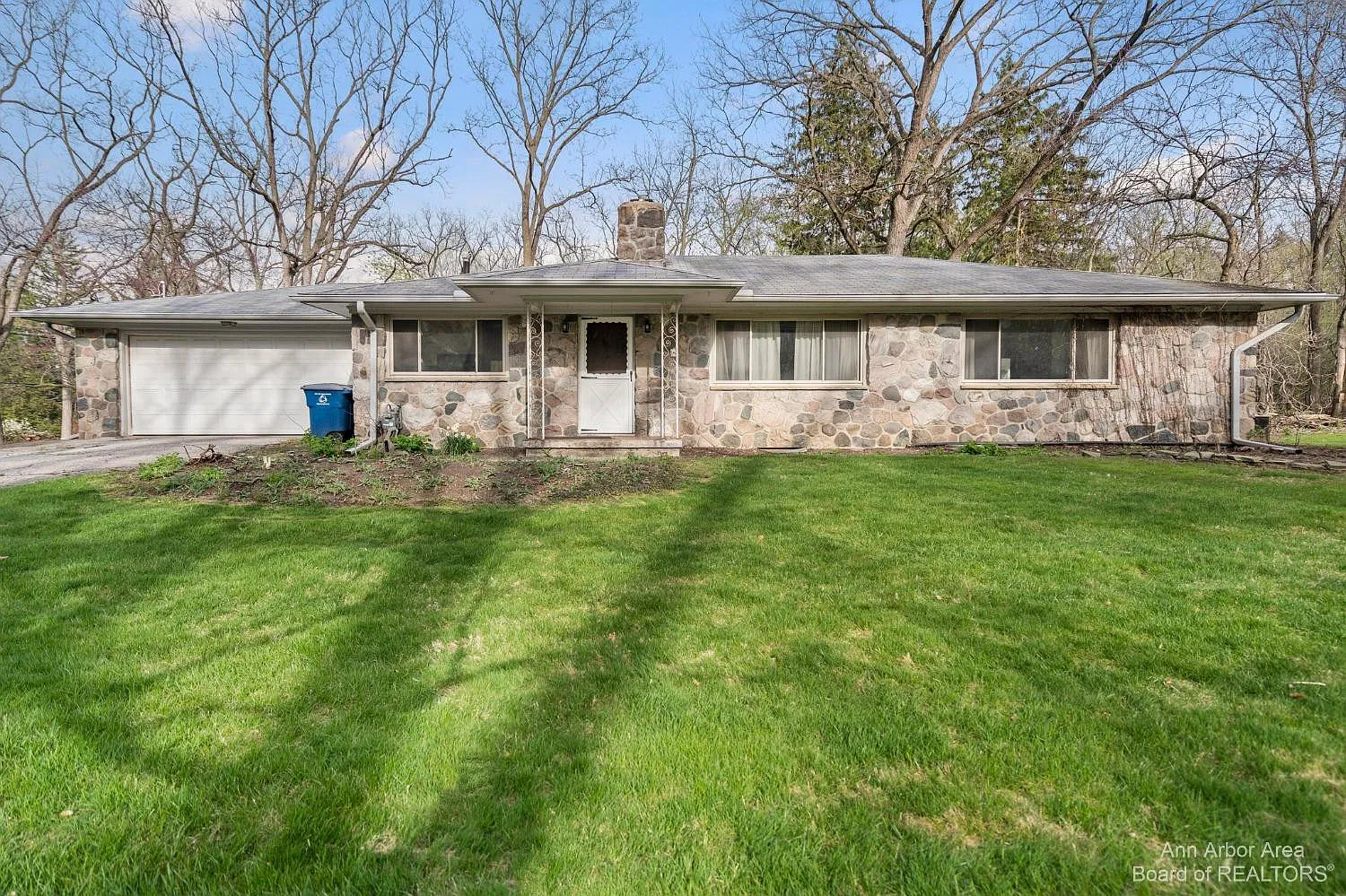 1 Shipman Cir photo 1