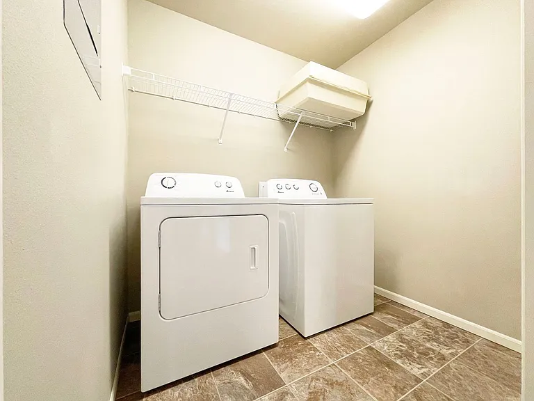 Willow Brooke Lodge Apartments — Photo 11