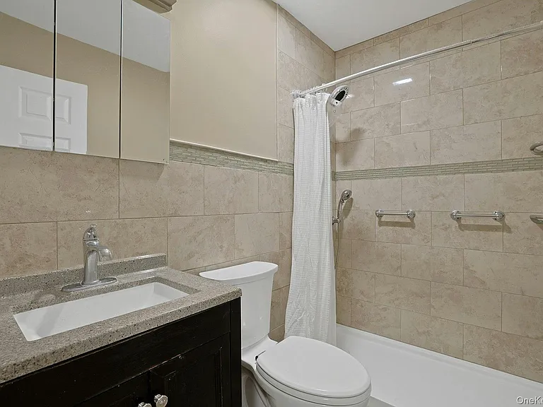214 Kennedy Dr — Photo 21