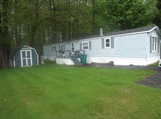 33 Lakeside Dr, Mechanicville, NY 12118