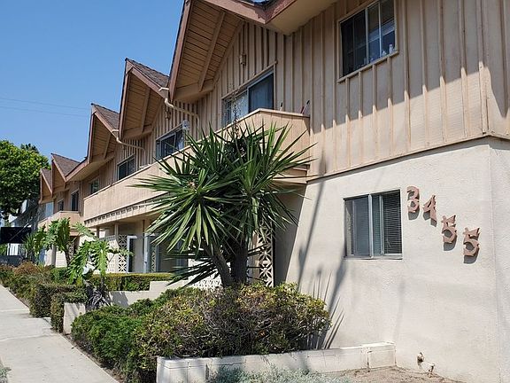2nd image of 3455 Emerald St #11