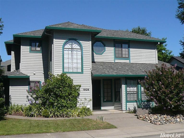 2nd image of 1929 Mimosa Dr
