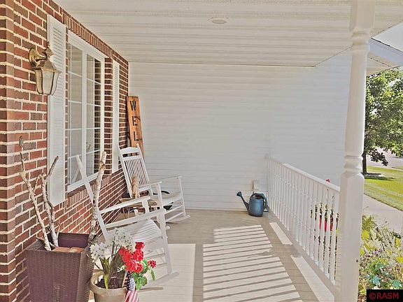 5th image of 321 Maverick Dr