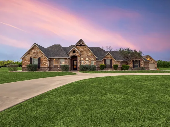 1104 W Iberian Ct, Granbury, TX 76048