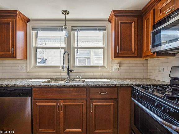 5th image of 5307 N Lynch Ave #2