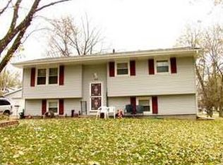 1009 E 40th St, Des Moines, IA 50317