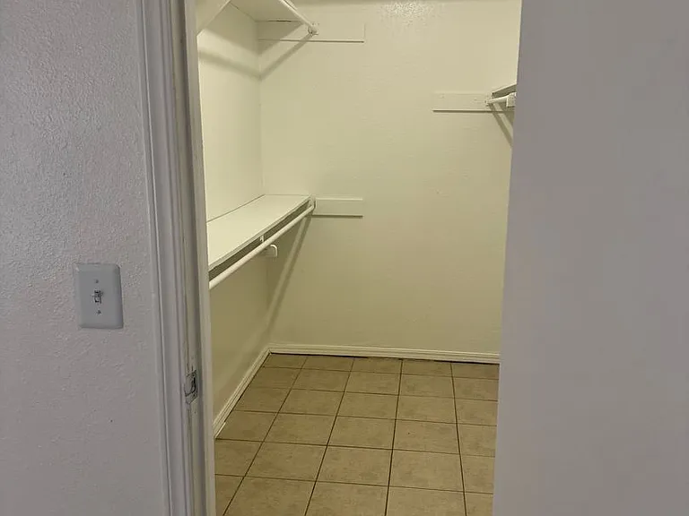 Campus Pointe Apartments — Photo 25