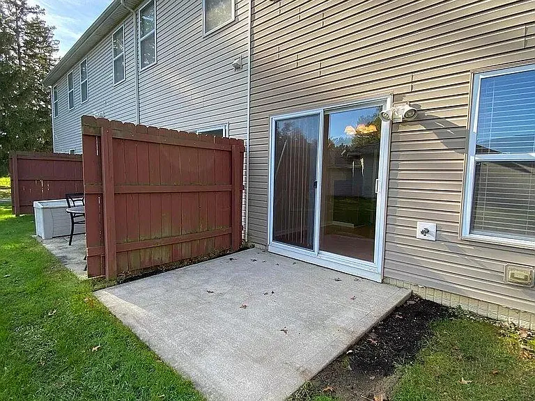 1238 Park Dr — Photo 23