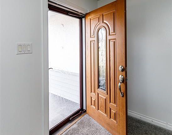 5th image of 1613 Alexander Cir