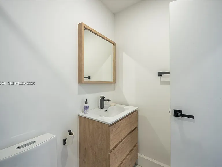 545 NW 47th St — Photo 26