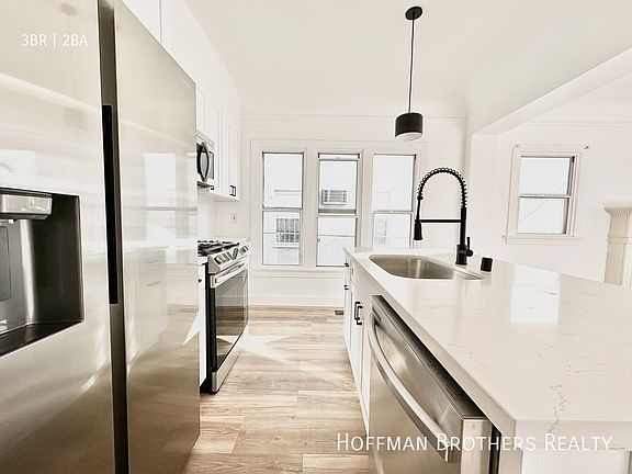 3rd image of 330 N Spaulding Ave