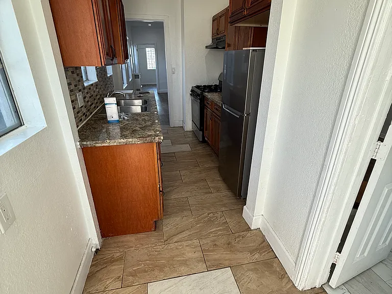 1348 E 23rd St #1 — Photo 6