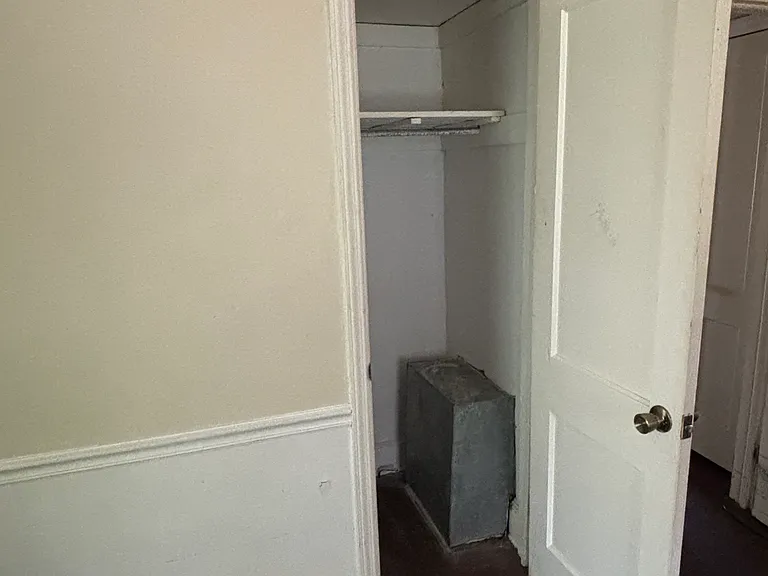 714 W Terrell St — Photo 20