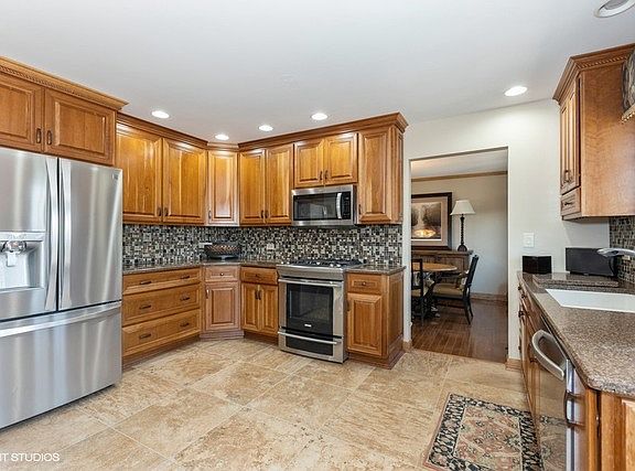 3rd image of 14505 S Golden Oak Dr
