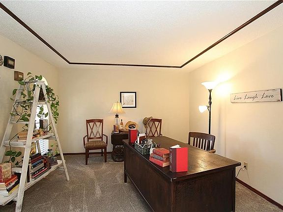 4th image of 9617 S Winston Way