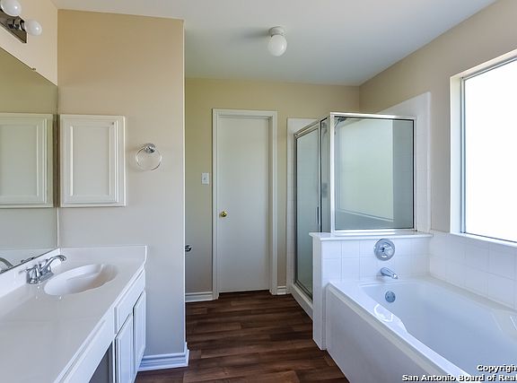 3rd image of 2633 Poplar Grove Ln