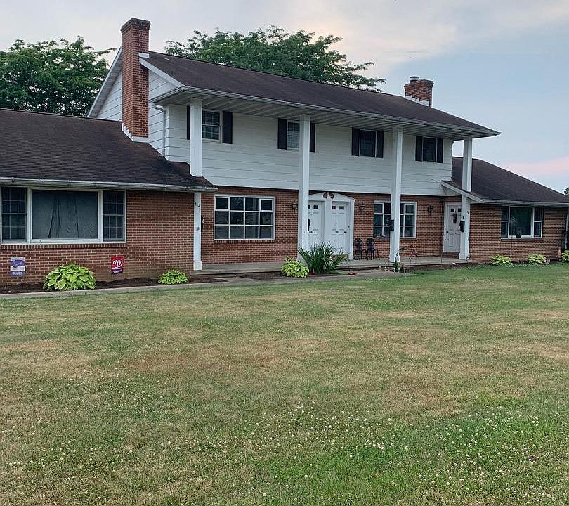 1st image of 484 Brookview Dr