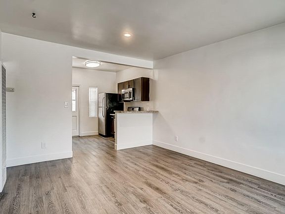 3rd image of 1105 33rd St