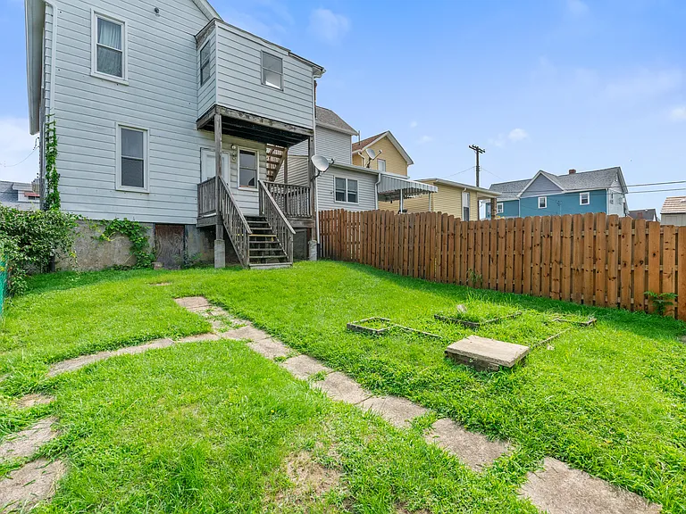 814 Summit St #1 — Photo 19
