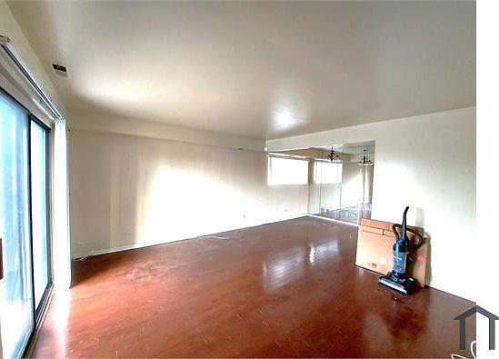 3rd image of 18405 Wentworth Ave
