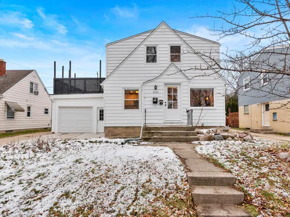 2737 East Elizabeth AVENUE, Saint Francis, WI 53235