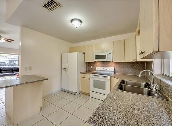 4th image of 602 SE 15th St