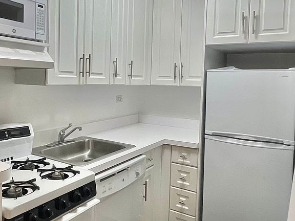 4th image of 333 E 84th St APT 2h