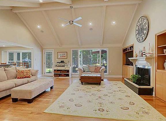 5th image of 125 Devereux Dr