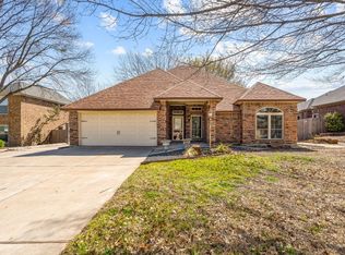 116 NE McAlister Rd, Burleson, TX 76028