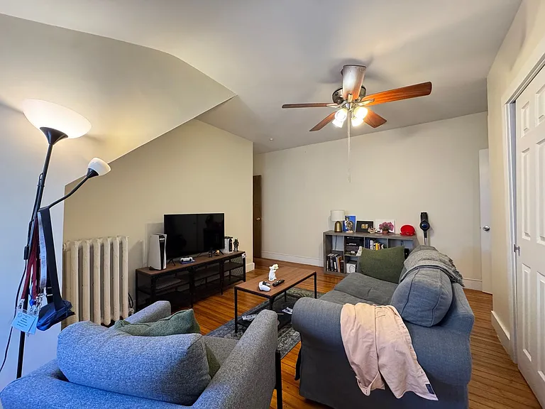 323 Willow St #325 — Photo 7