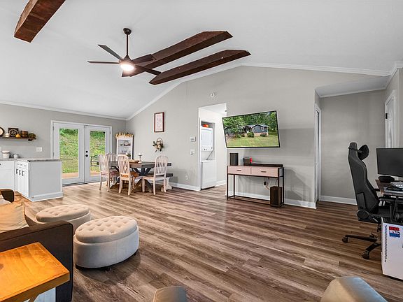 5th image of 394 Stoney Way