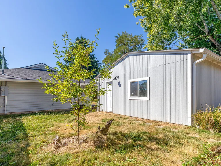 5237 NE Alberta St — Photo 16