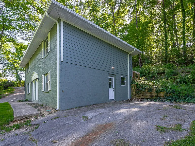 1745 White Oak Rd #B — Photo 4