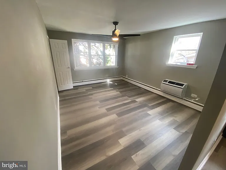326 Van Kirk St — Photo 4
